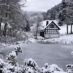 Rueckzugsort Am Teich In *