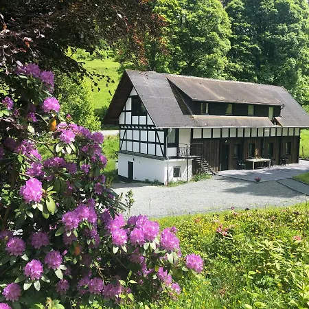 Vakantiehuis Rueckzugsort Am Teich In Winterberg